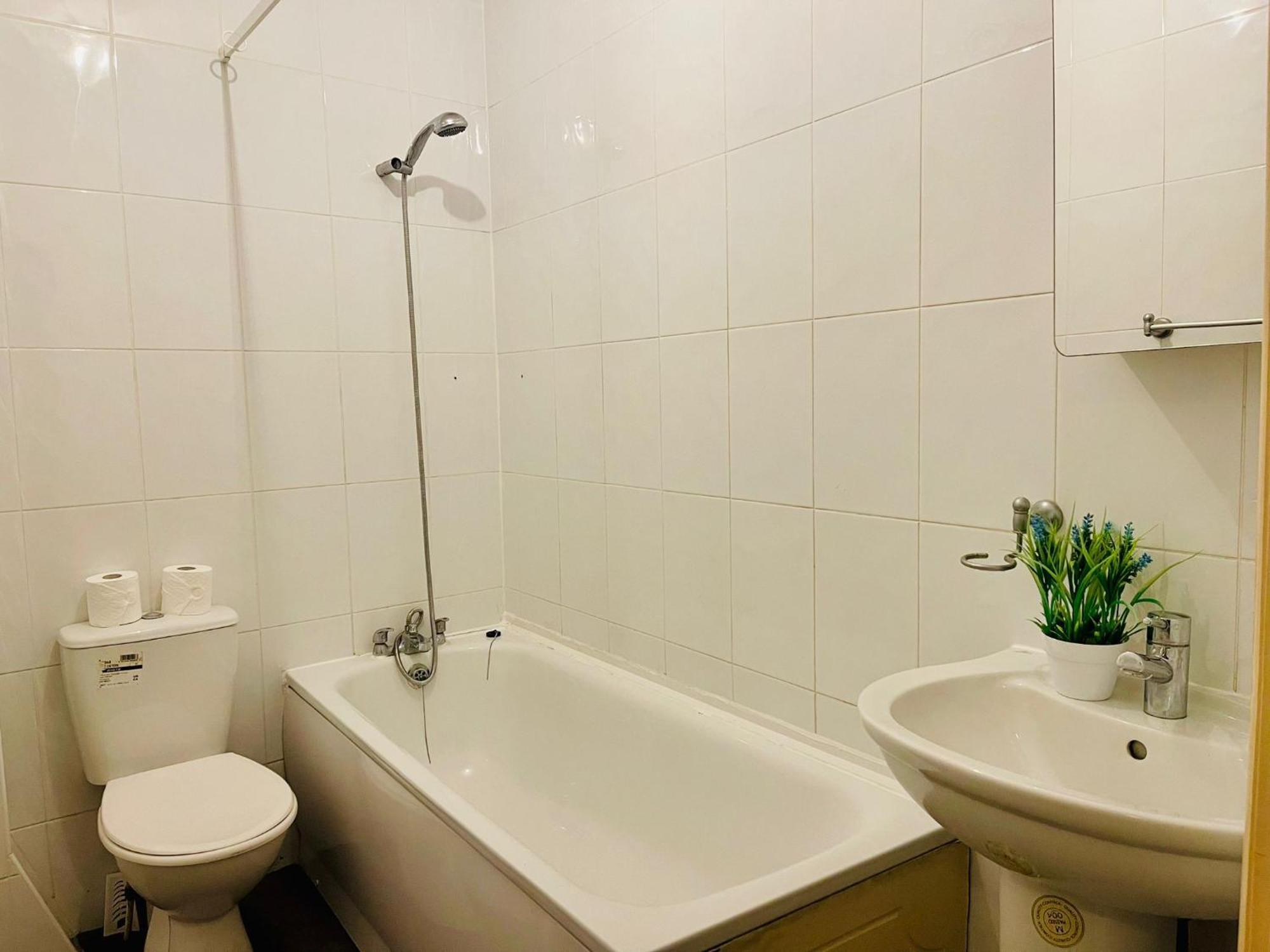 Guest house Ensuite Family In Stratford *