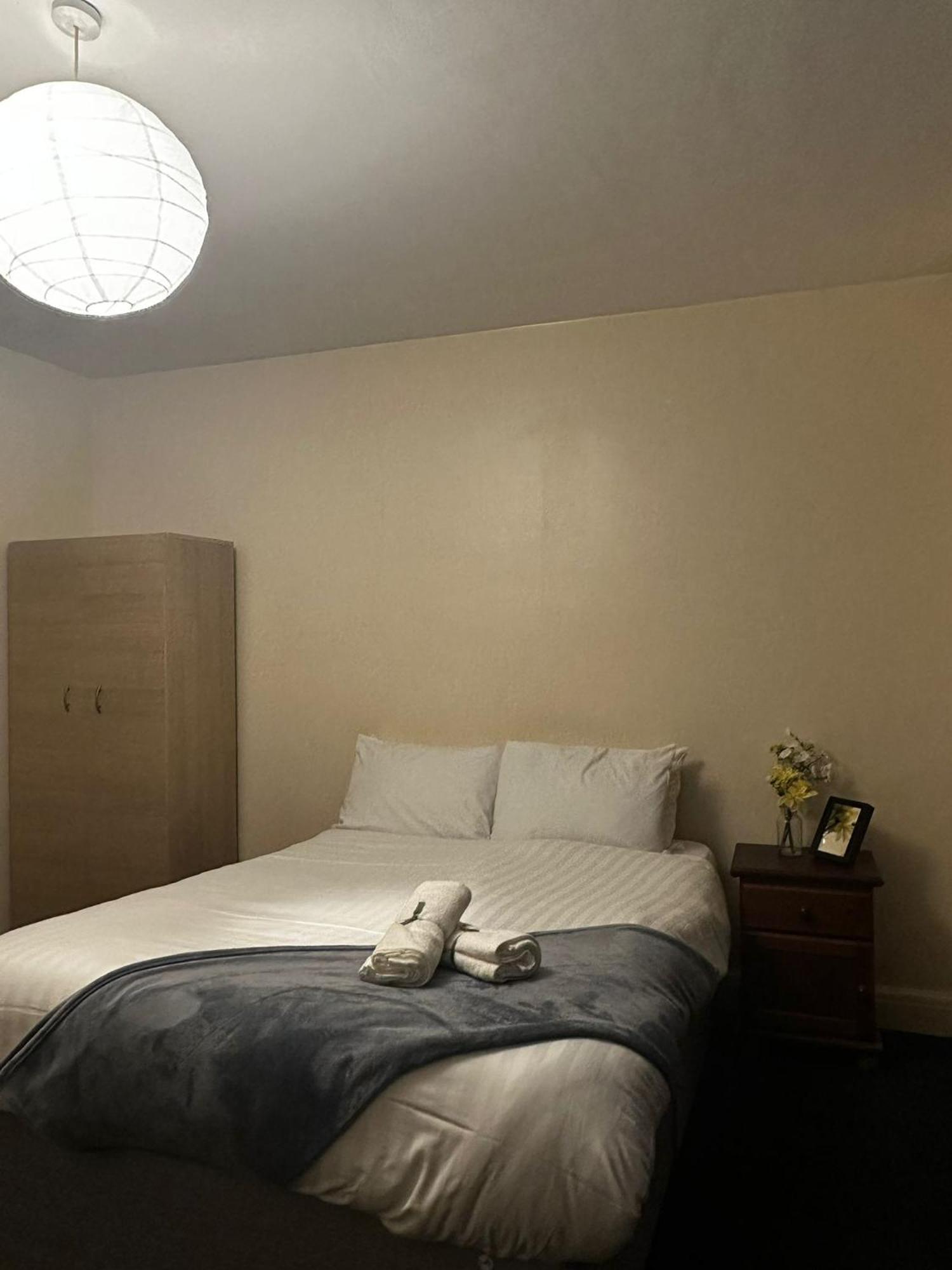 Ensuite Family In Stratford Guest house London