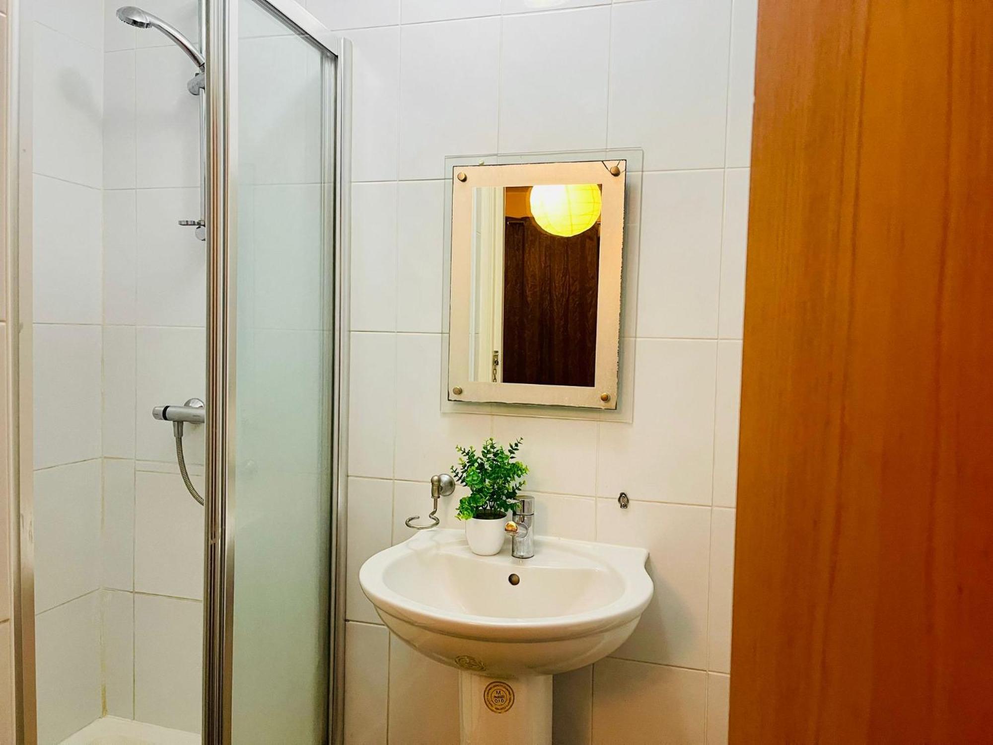 Ensuite Family In Stratford Guest house London