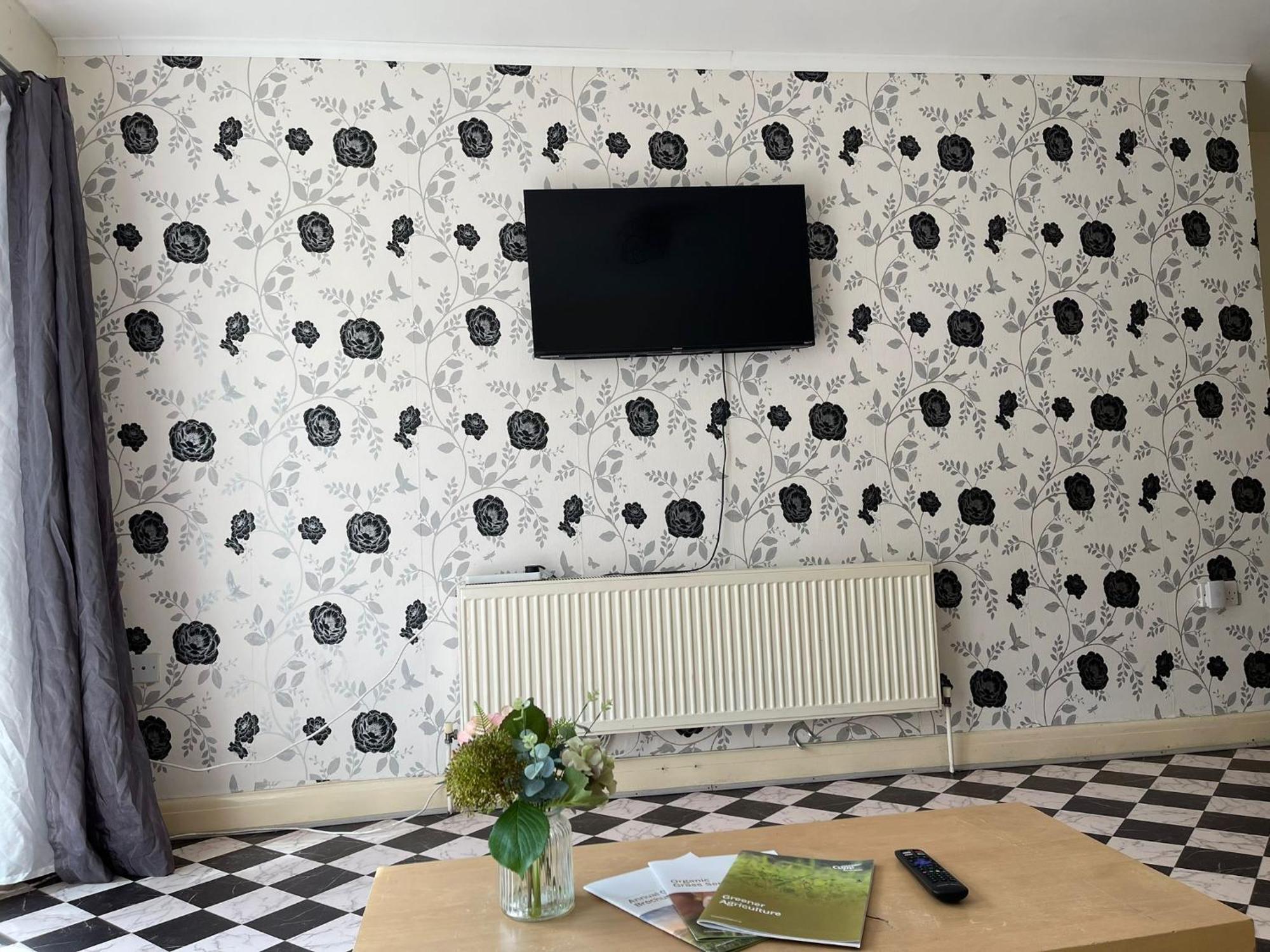 Ensuite Family In Stratford * London
