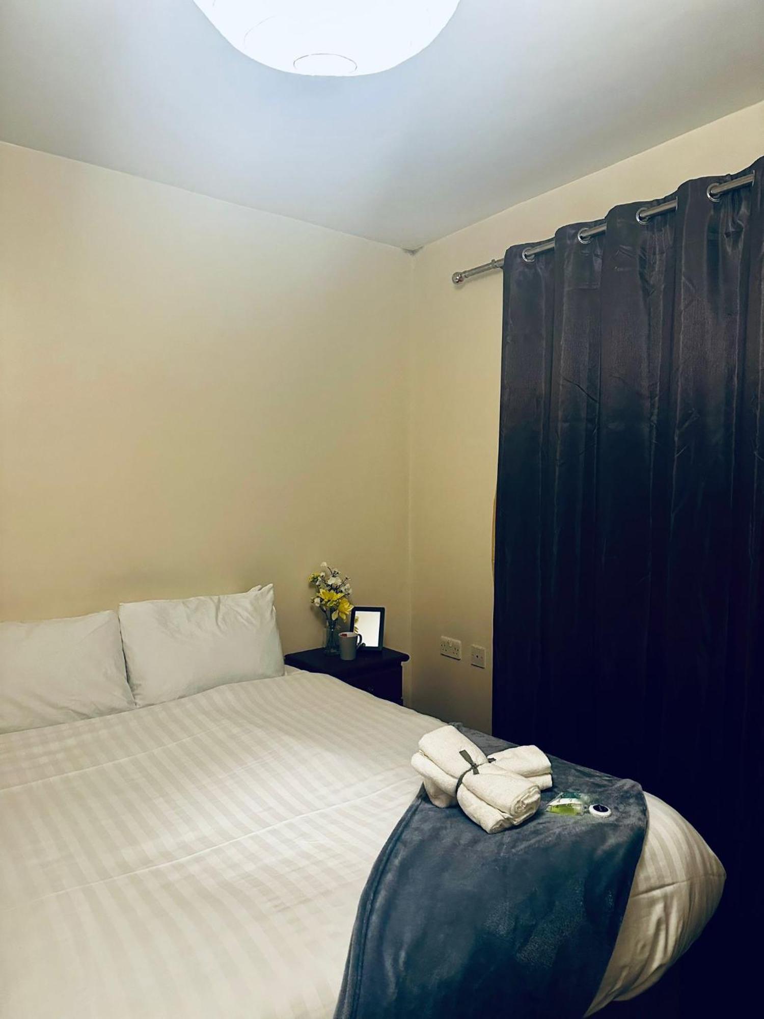 Ensuite Family In Stratford Guest house *