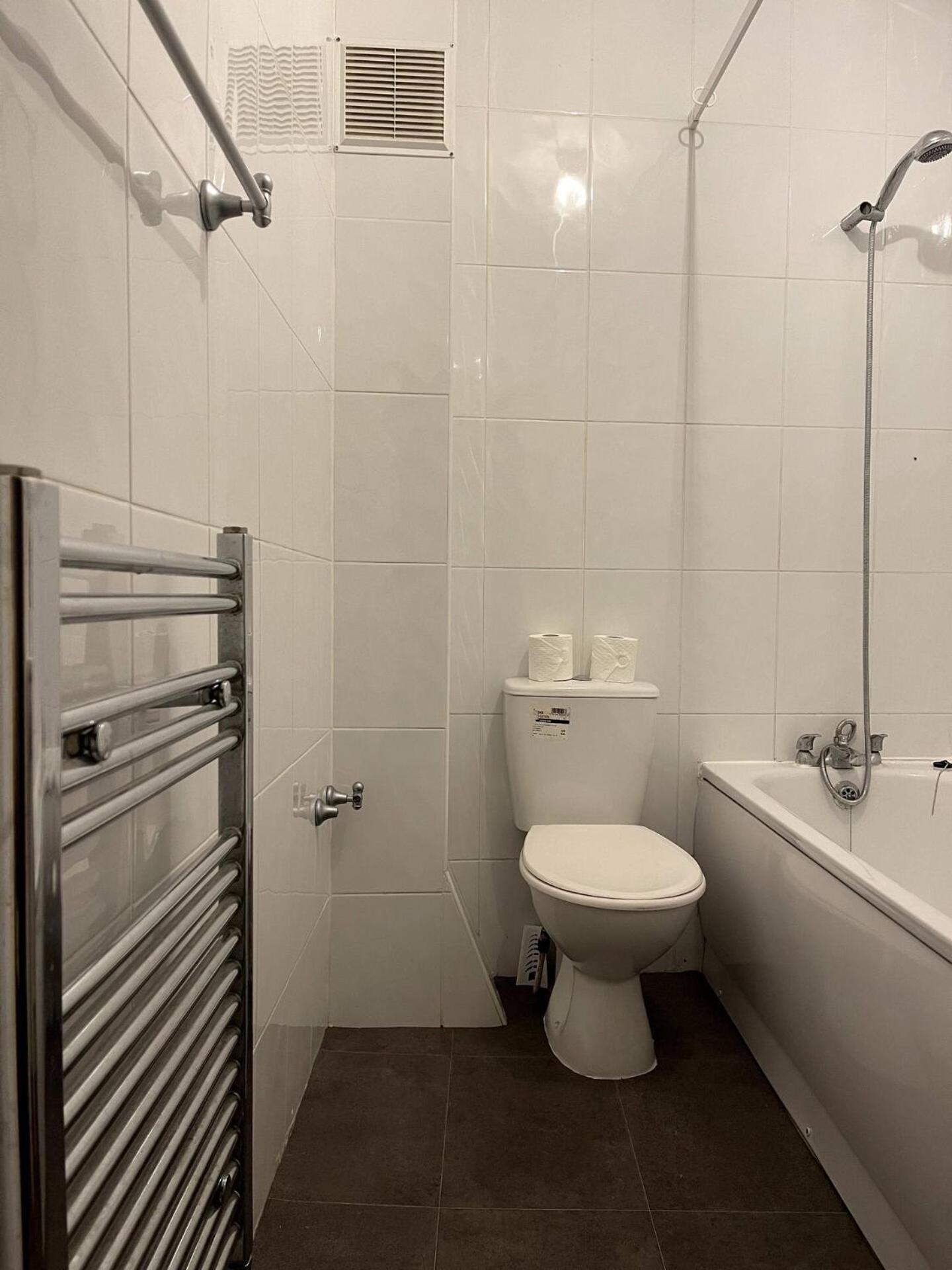 Ensuite Family In Stratford Guest house